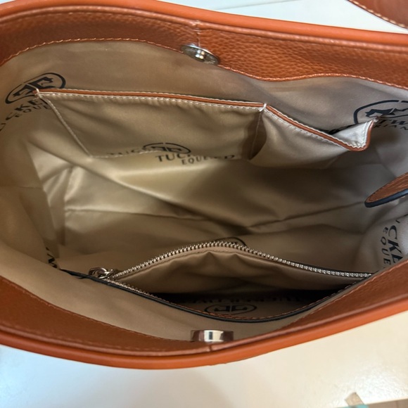 Tucker Tweed Equestrian Manor Tote Signature Logo Shoulder Bag Chestnut - Picture 7 of 10